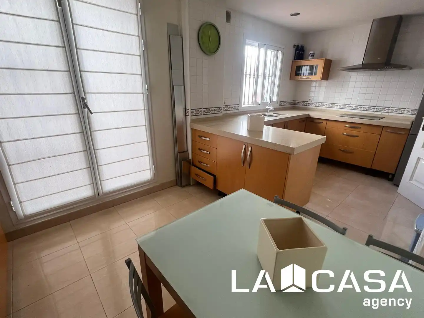 Cocina de Casa adosada de alquiler en Dos Hermanas con Terraza