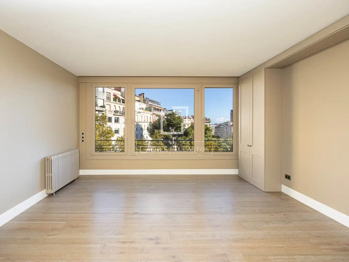 Wohnzimmer von Wohnung zum Verkauf in Barcelona mit Klimaanlage, Heizung und Parkett