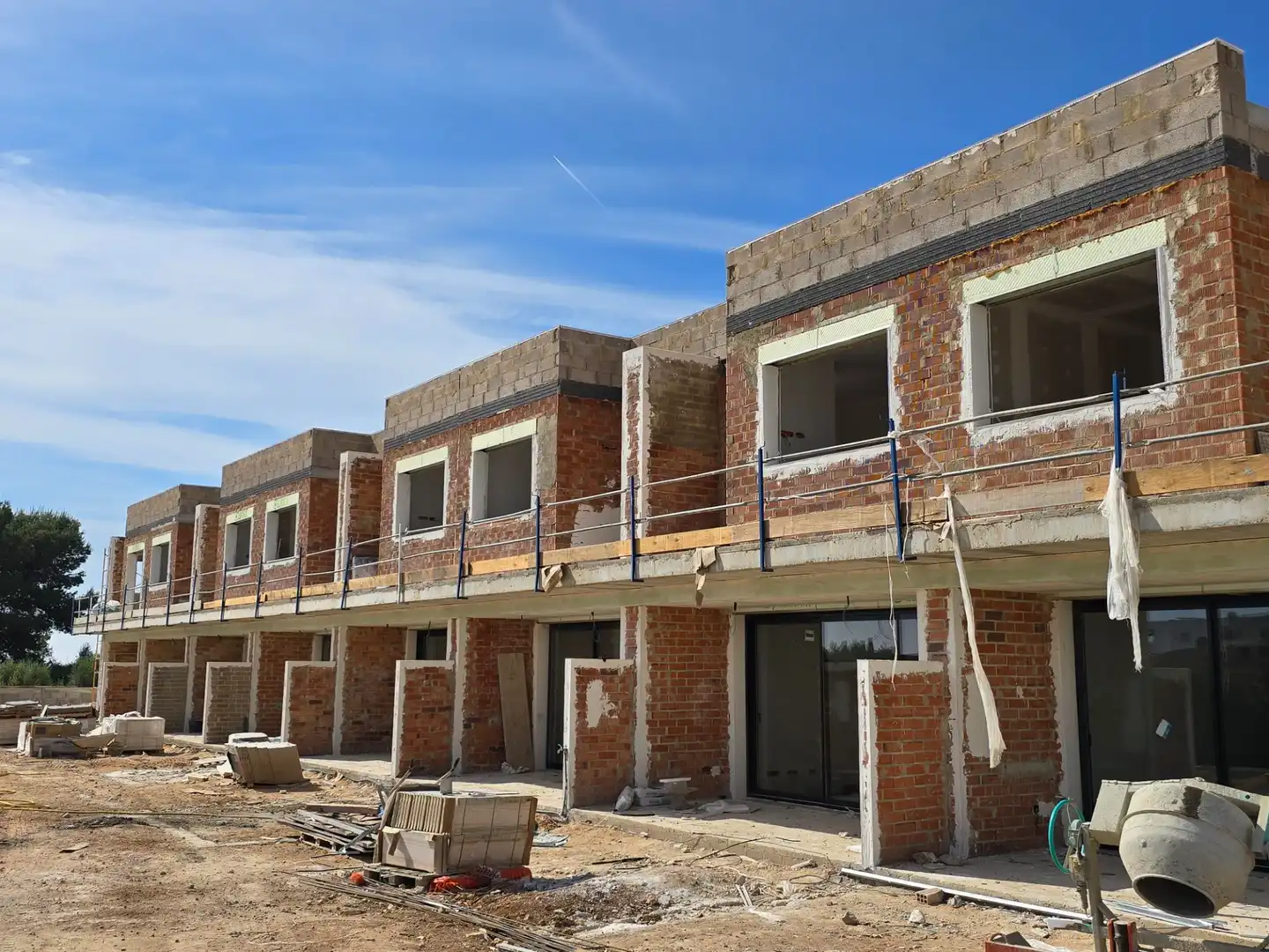 Außenansicht von Einfamilien-Reihenhaus zum Verkauf in L'Ametlla de Mar  mit Klimaanlage, Heizung und Privatgarten