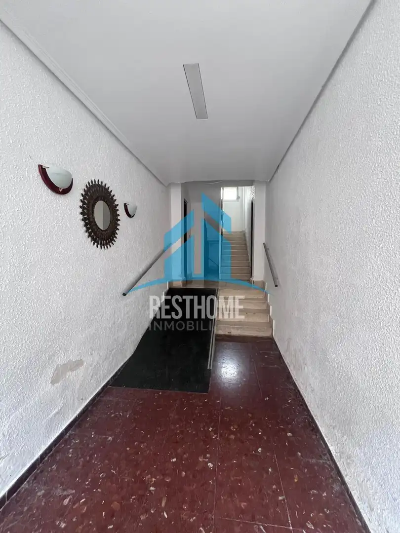 Planta baja en venta en Silla con Terraza y Trastero