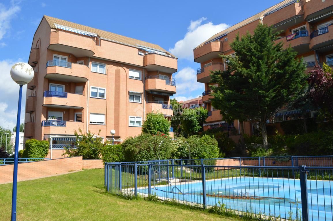 Vista exterior de Piso de alquiler en Majadahonda con Aire acondicionado, Calefacción y Terraza