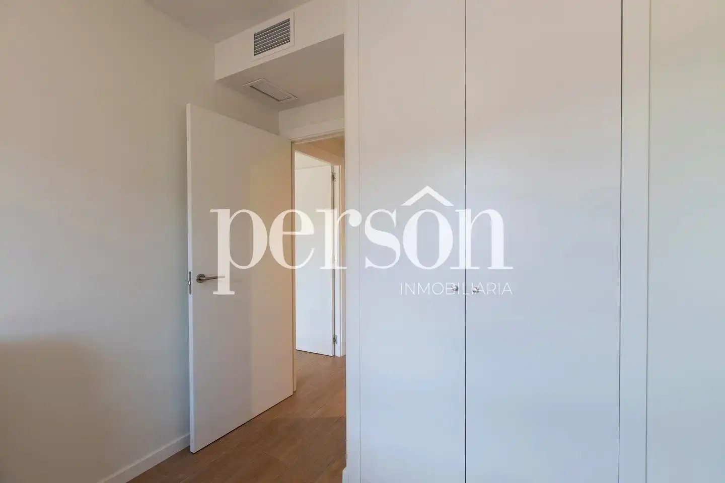 Habitación de Piso de alquiler en Dénia con Aire acondicionado, Terraza y Trastero
