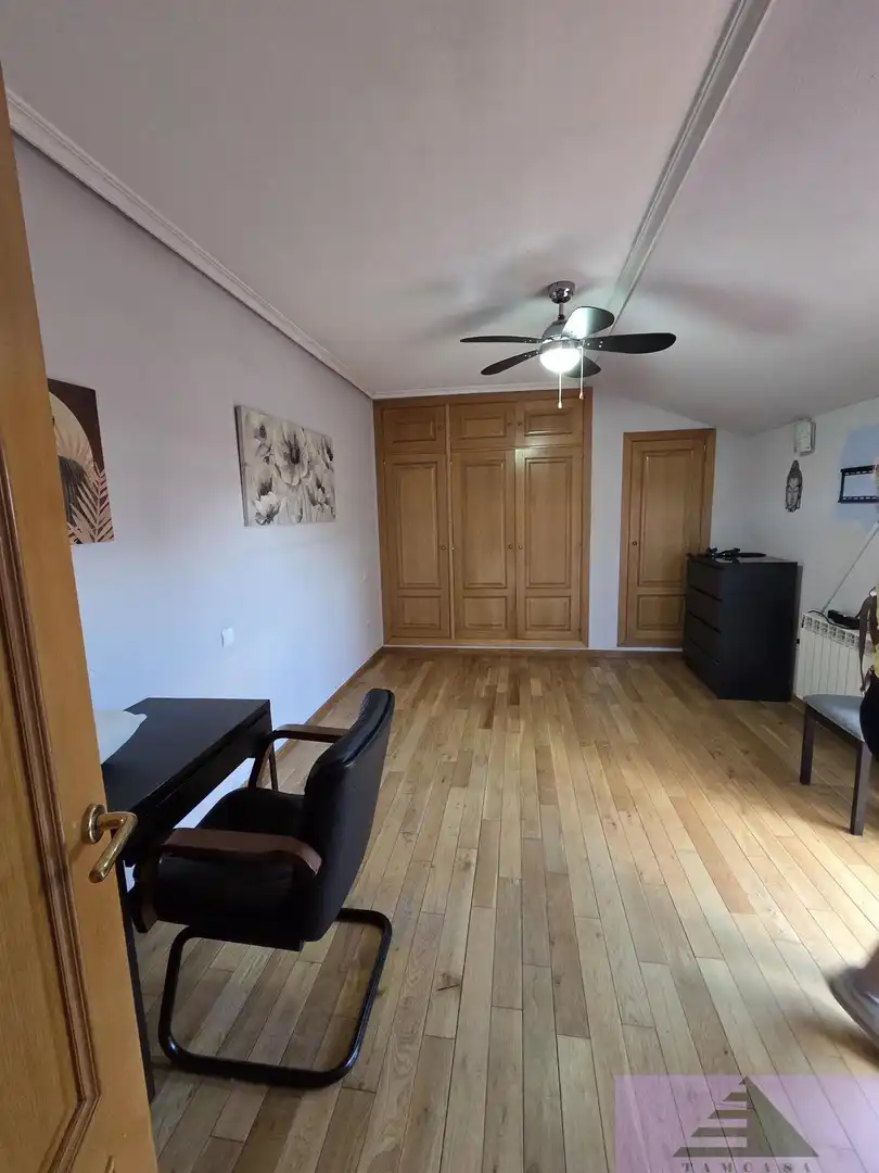 Schlafzimmer von Dachboden zum Verkauf in Seseña mit Heizung, Terrasse und Abstellraum