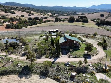 Casa rústica amb jardí en venda a Camino Mazajarán