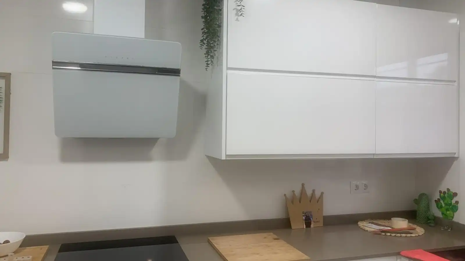 Cuina de Pis de lloguer en Avilés amb Calefacció, Parquet i Moblat
