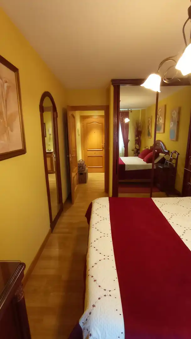 Bedroom of Flat for rent in Salamanca  with Heating, Parquet flooring and Furnished