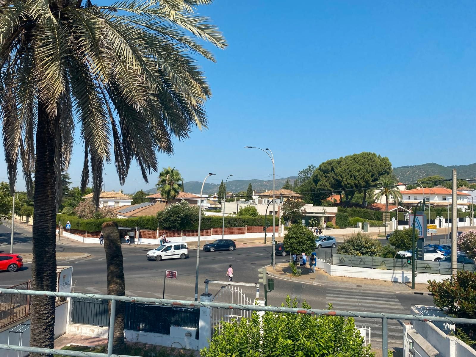Vista exterior de Casa o xalet de lloguer en  Córdoba Capital amb Aire condicionat, Jardí privat i Terrassa