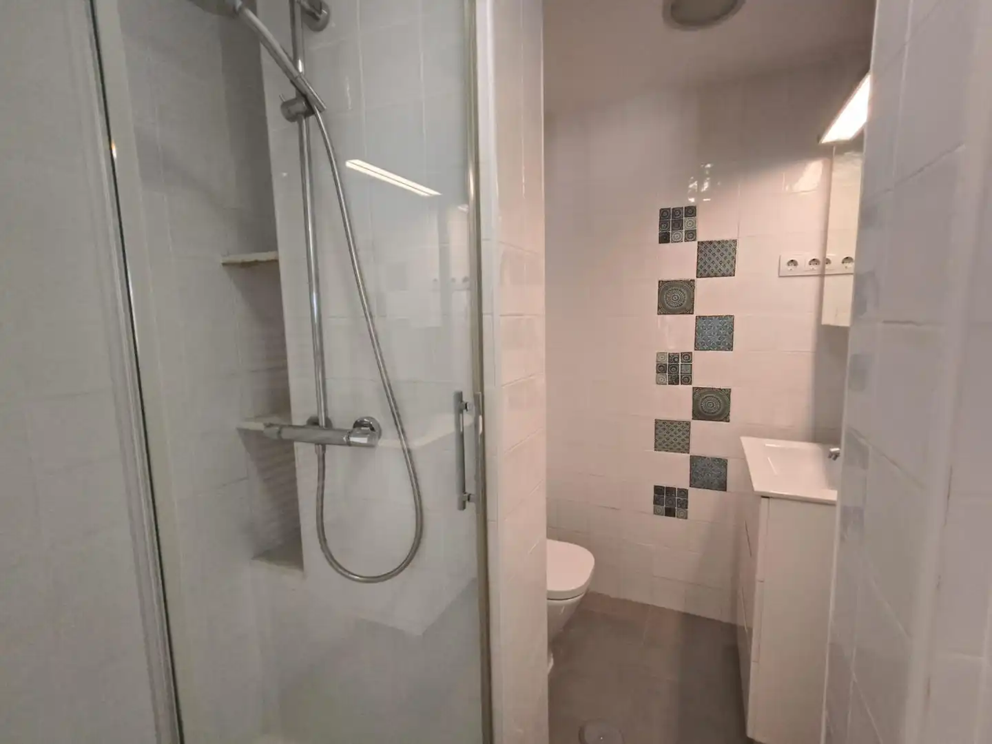 Baño de Apartamento de alquiler en Madrid con Aire acondicionado y Calefacción