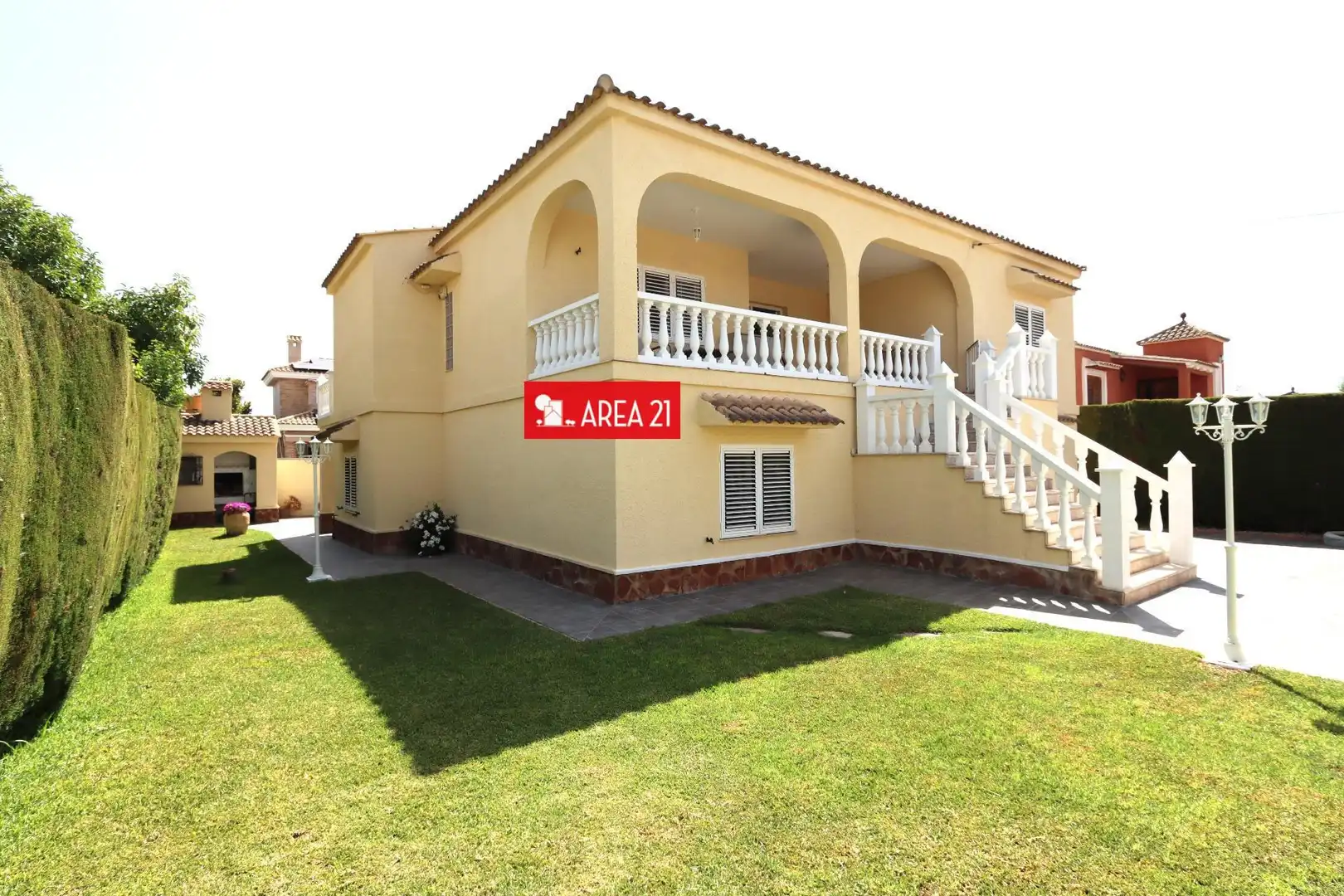 Exterior view of Houses for sale in La Pobla de Vallbona  with Heating, Terrace and Storage room