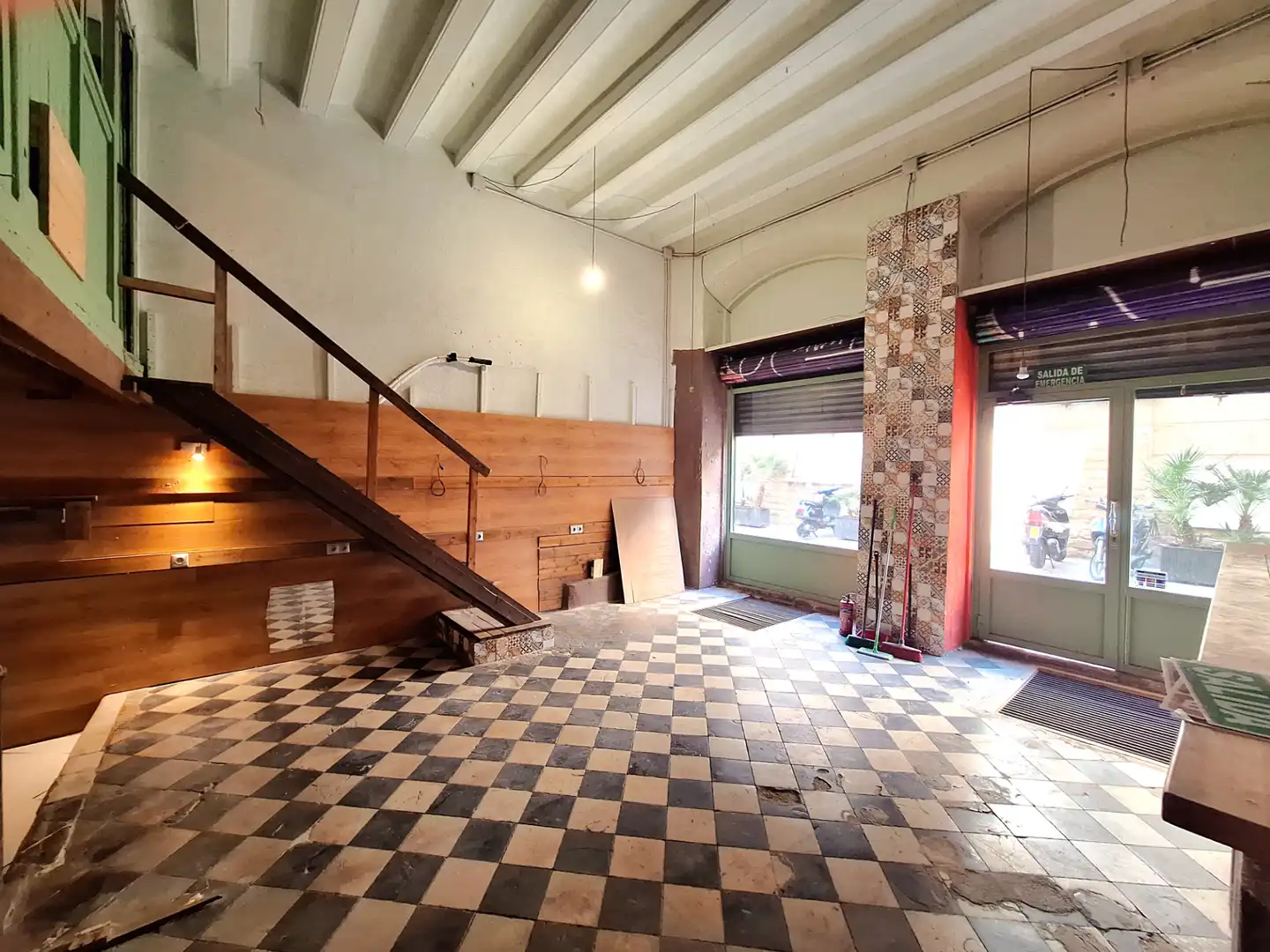 Gewerbefläche zum Verkauf in Carrer de Colomines
