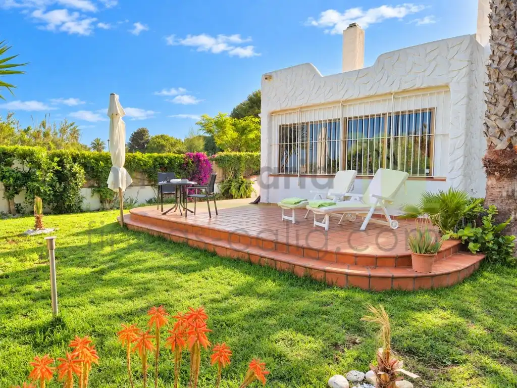 Casa con jardín en venta en Mar Chica, imagen 5