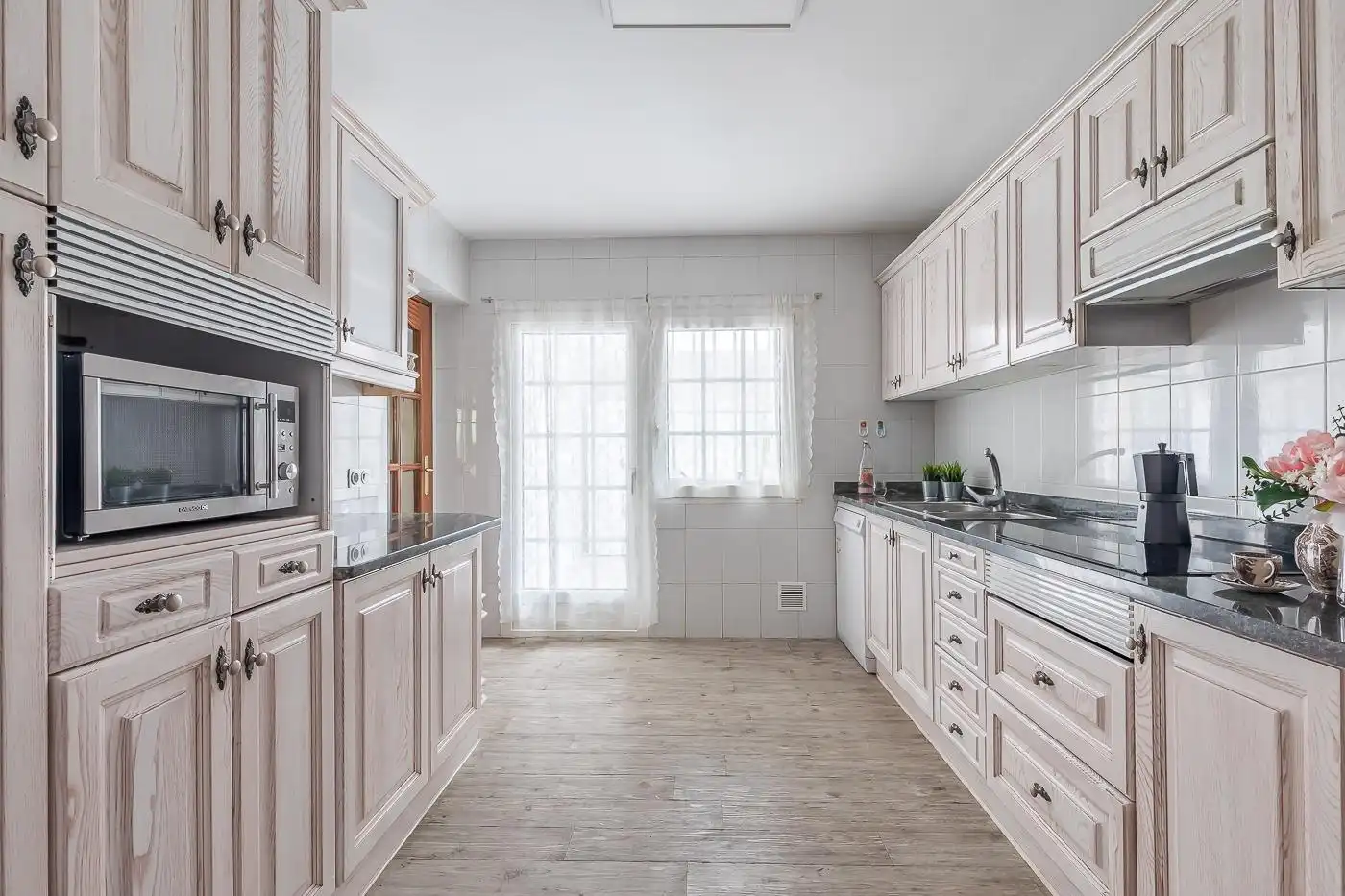 Cocina de Casa o chalet en venta en San Lorenzo de El Escorial con Calefacción, Alarma y Piscina comunitaria