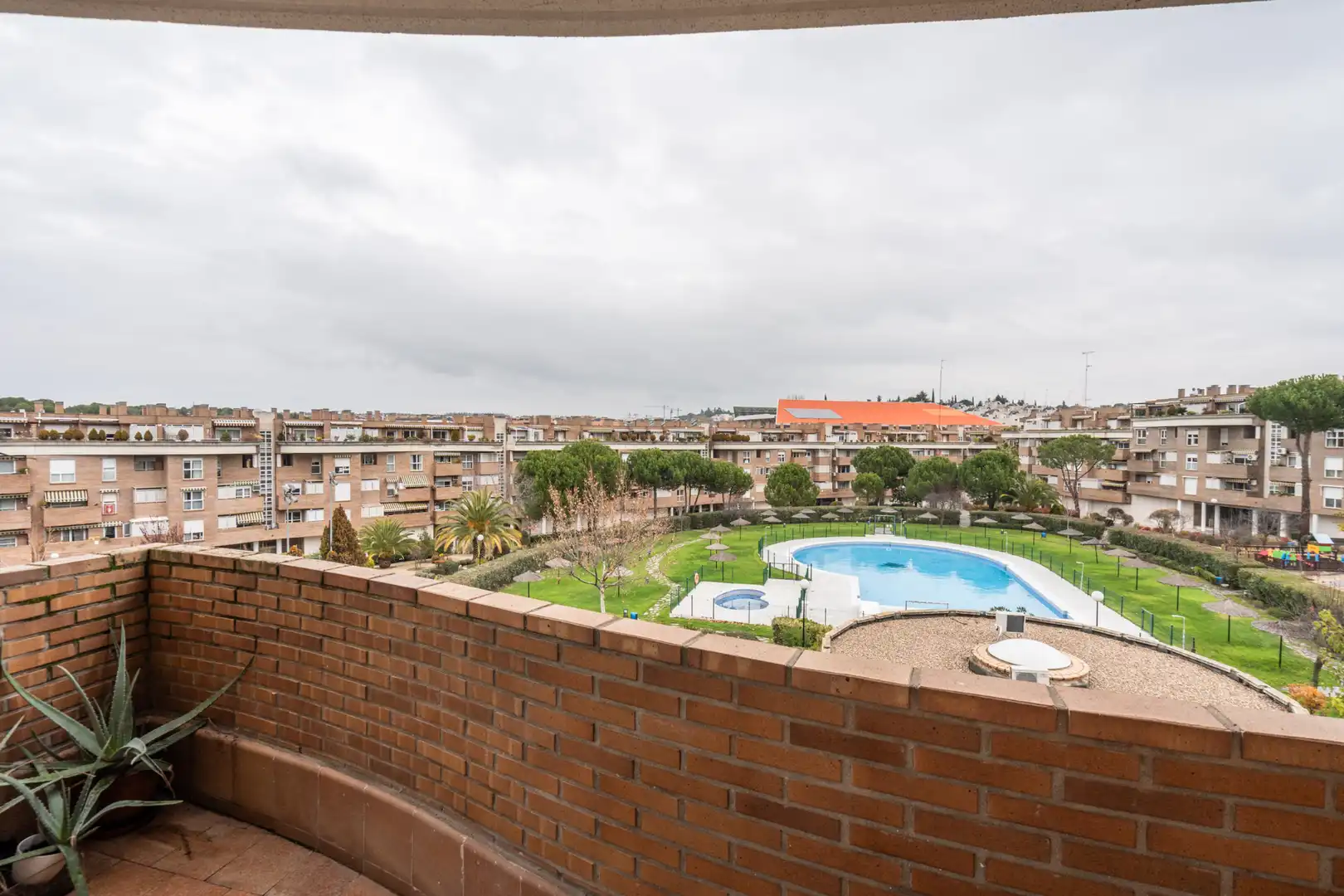 Vista exterior de Piso en venta en Las Rozas de Madrid con Calefacción, Terraza y Trastero