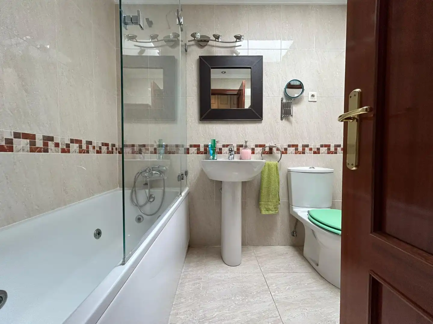 Baño de Casa adosada en venta en Artziniega con Calefacción, Jardín privado y Terraza