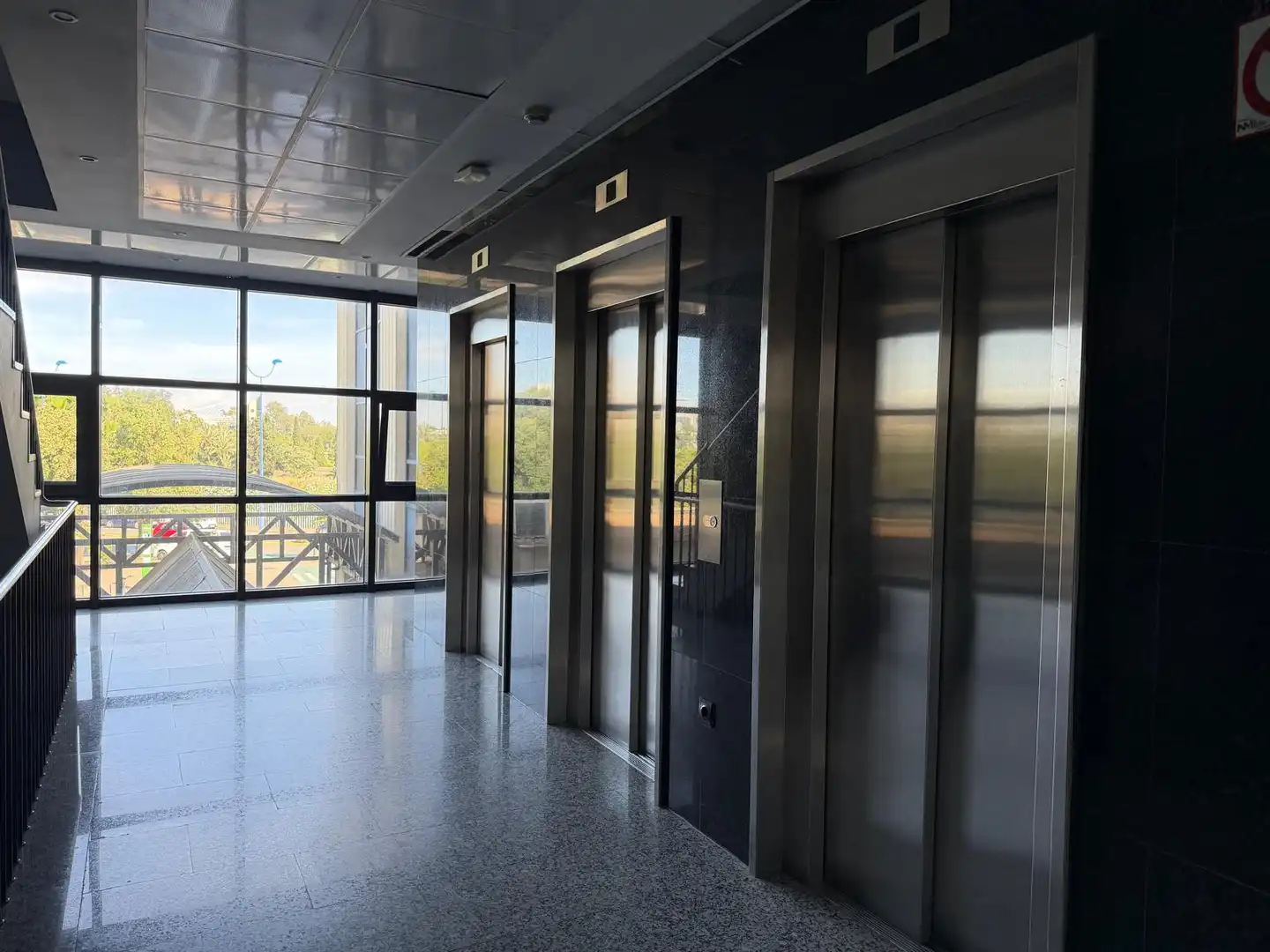 Local de alquiler en Sevilla con Aire acondicionado y Calefacción