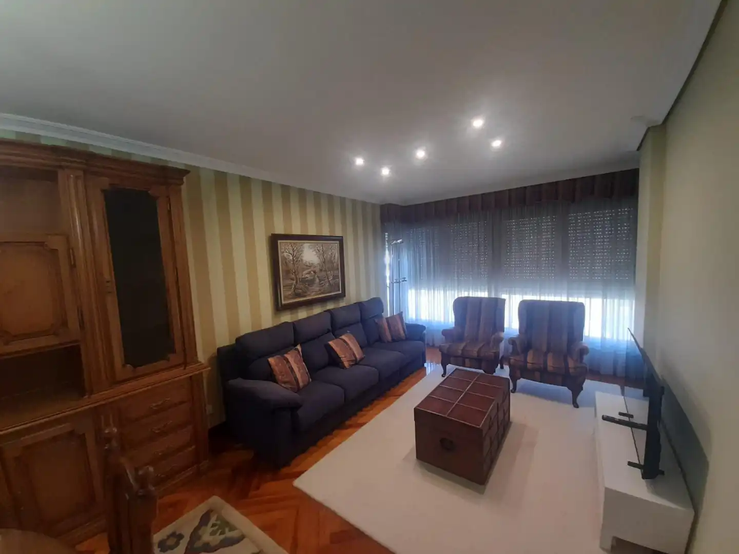 Sala d'estar de Pis de lloguer en Santander amb Calefacció, Parquet i Moblat