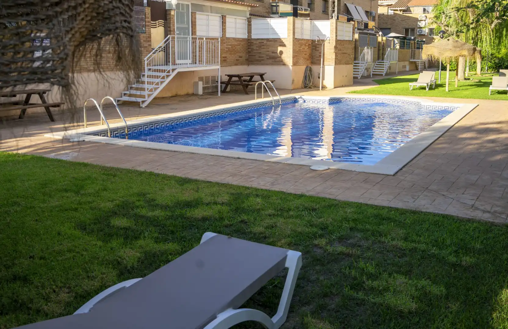 Casa aparellada amb terrassa en venda a Carrer d'Escornalbou 14, imagen 3