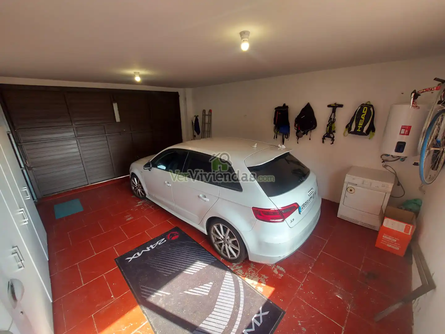 Aparcament de Casa o xalet en venda en Corbera de Llobregat amb Aire condicionat, Calefacció i Jardí privat