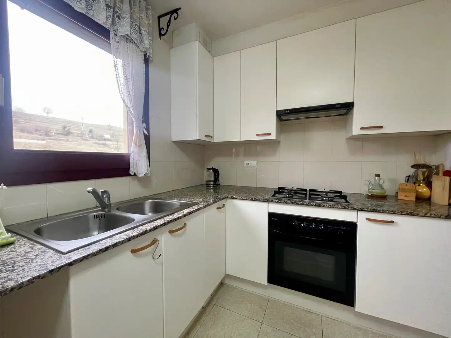 Cocina de Casa adosada en venta en Sant Joan de les Abadesses con Calefacción, Jardín privado y Trastero