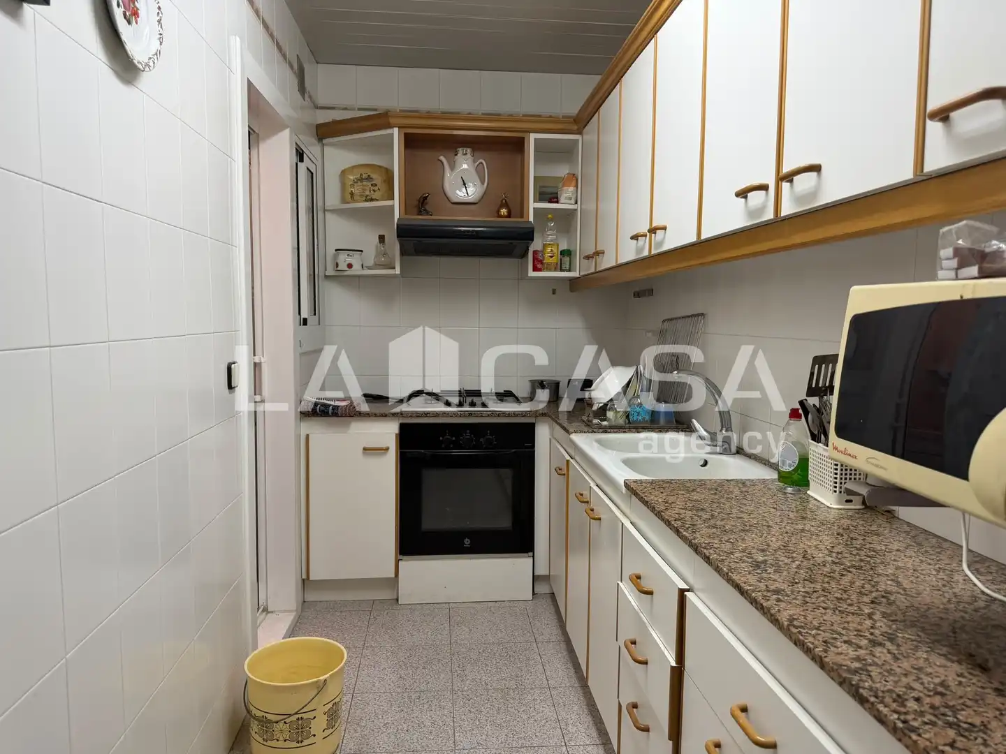 Kitchen of Flat for sale in Santa Coloma de Gramenet  with Heating, Storage room and Balcony