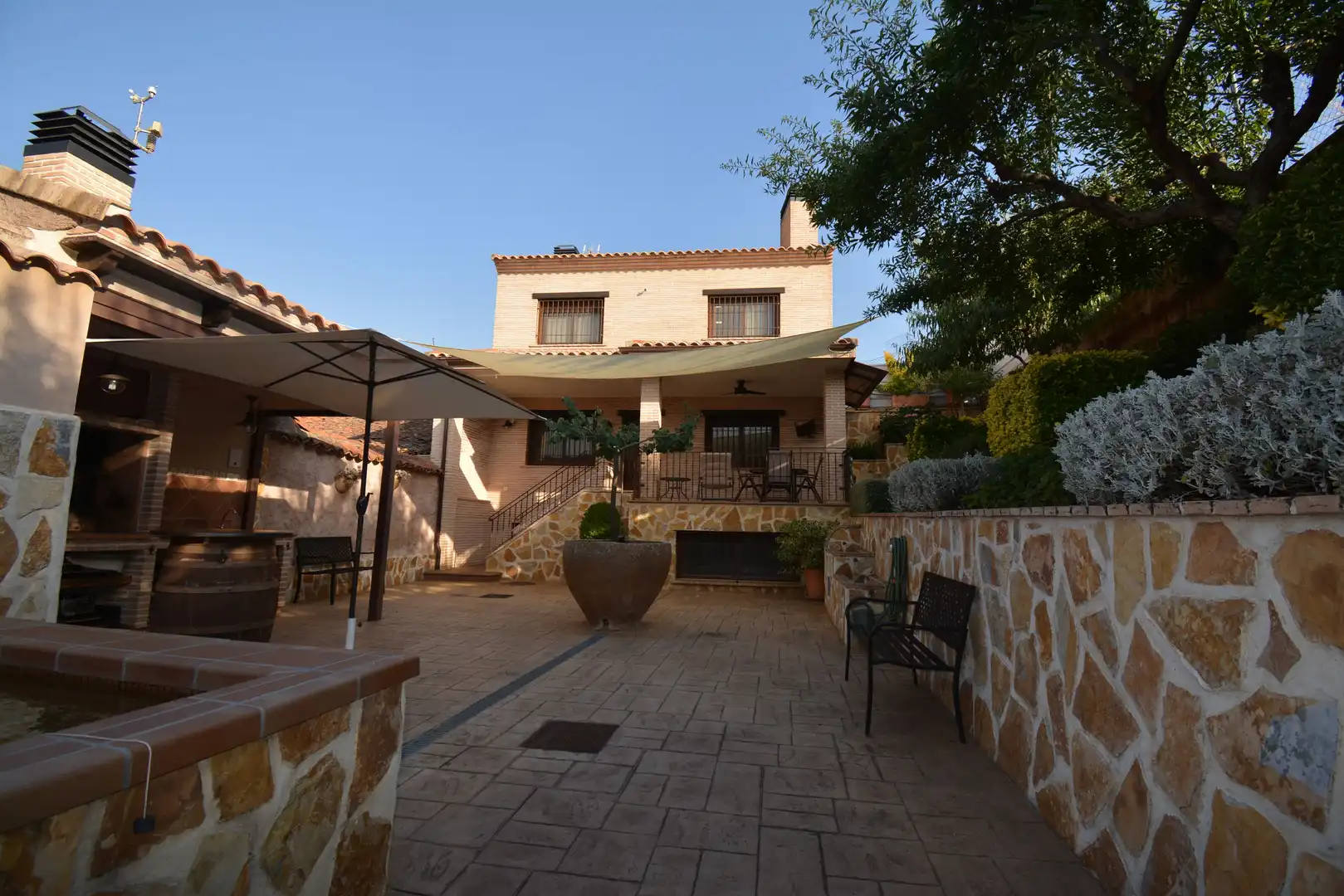 Terrasse von Country house zum Verkauf in Robledillo de Mohernando mit Klimaanlage, Privatgarten und Terrasse