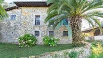 Vista exterior de Casa o xalet en venda en Cangas de Onís amb Calefacció, Jardí privat i Parquet