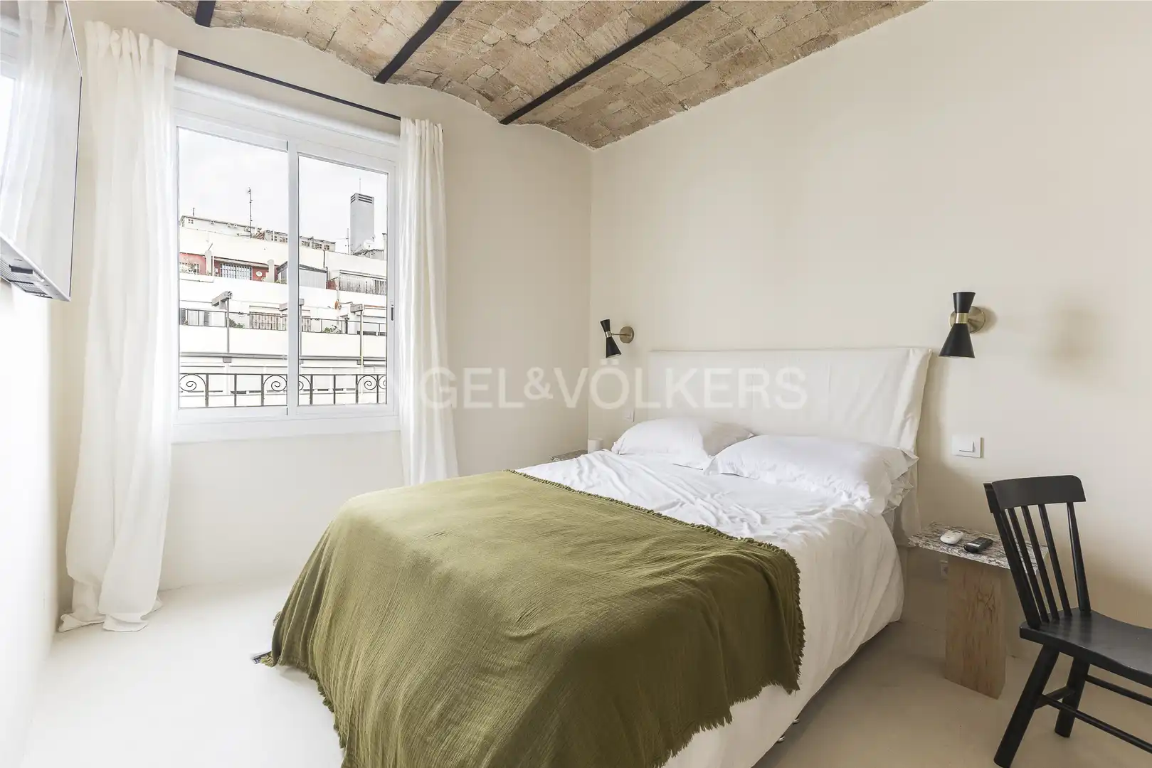 Bedroom of Flat for rent in Barcelona  with Air Conditioner, Heating and Balcony
