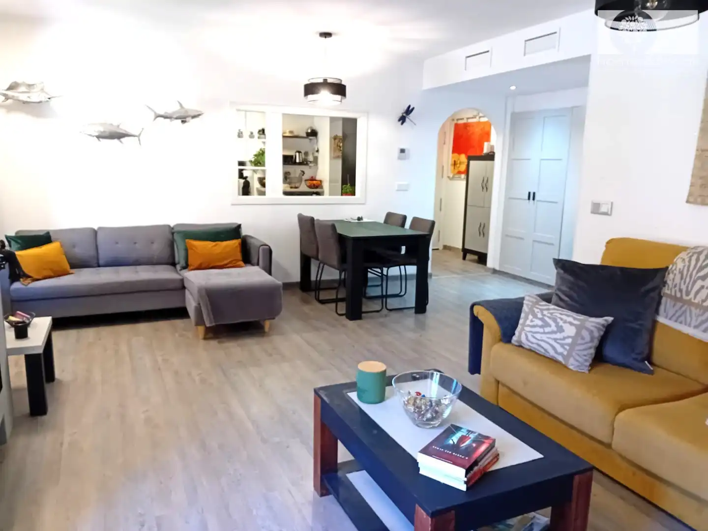 Wohnzimmer von Wohnung zum Verkauf in Ayamonte mit Klimaanlage, Privatgarten und Möbliert
