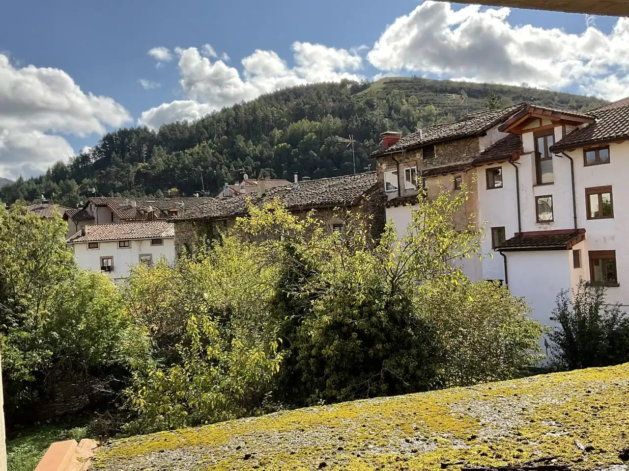 Vista exterior de Edificio en venta en Ezcaray