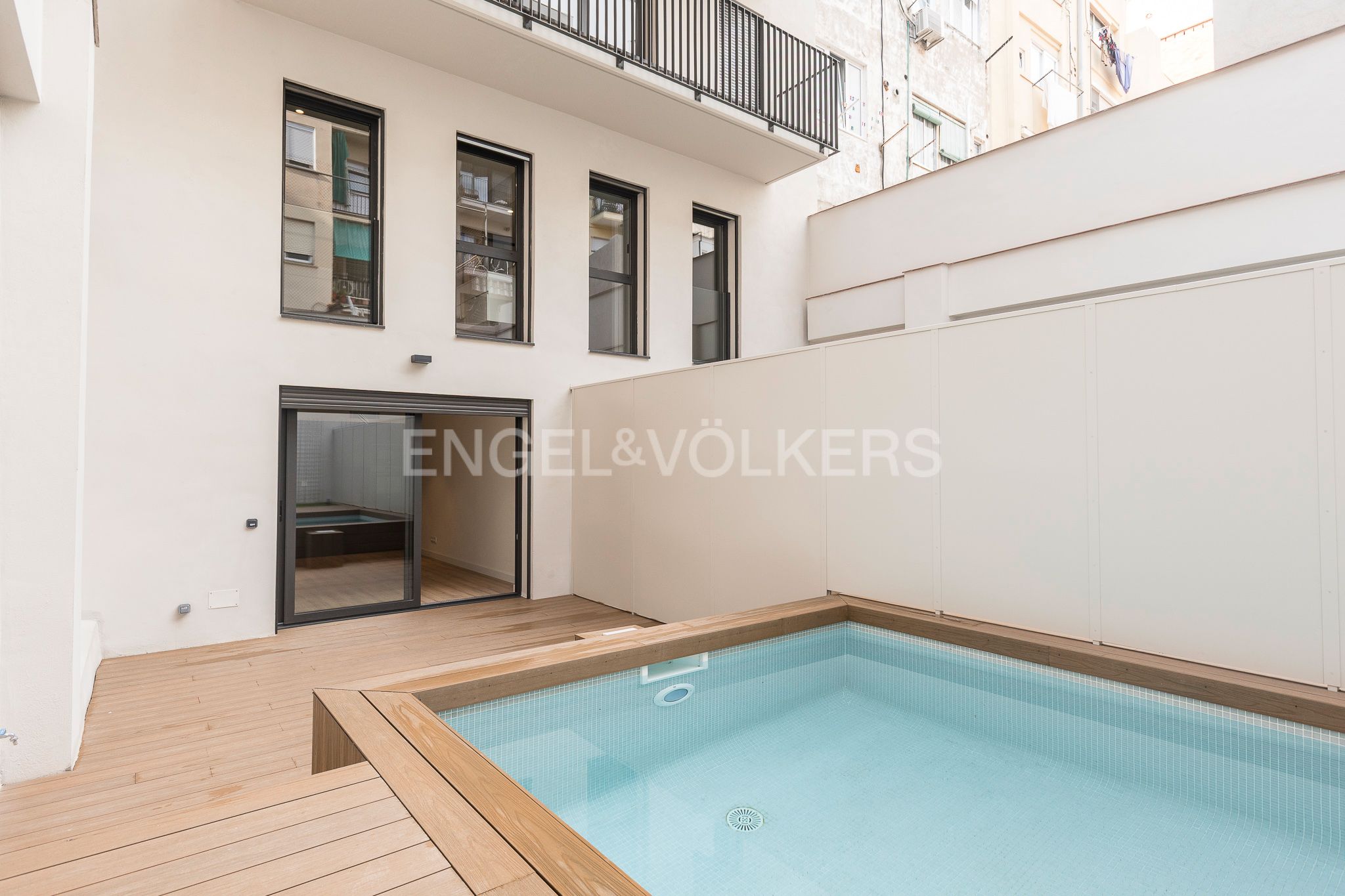 Piscina de Apartamento en venta en  Barcelona Capital con Aire acondicionado, Calefacción y Jardín privado