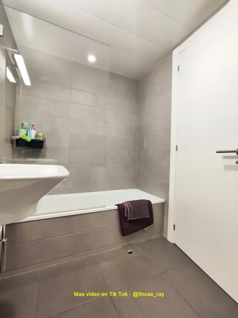 Baño de Piso en venta en Ripollet con Aire acondicionado, Calefacción y Parquet