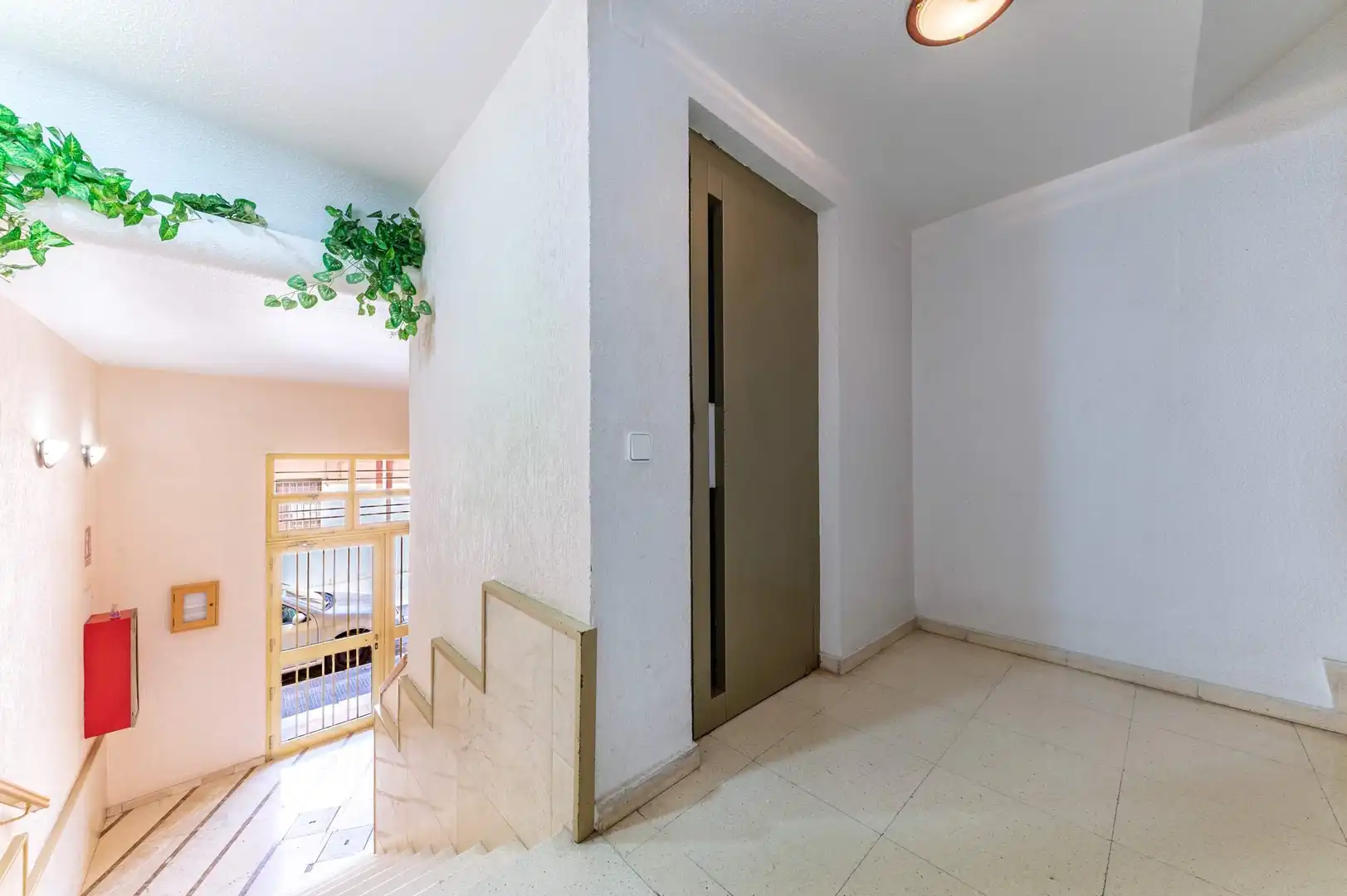 Piso en venta en Alicante / Alacant con Terraza, Balcón y Alarma