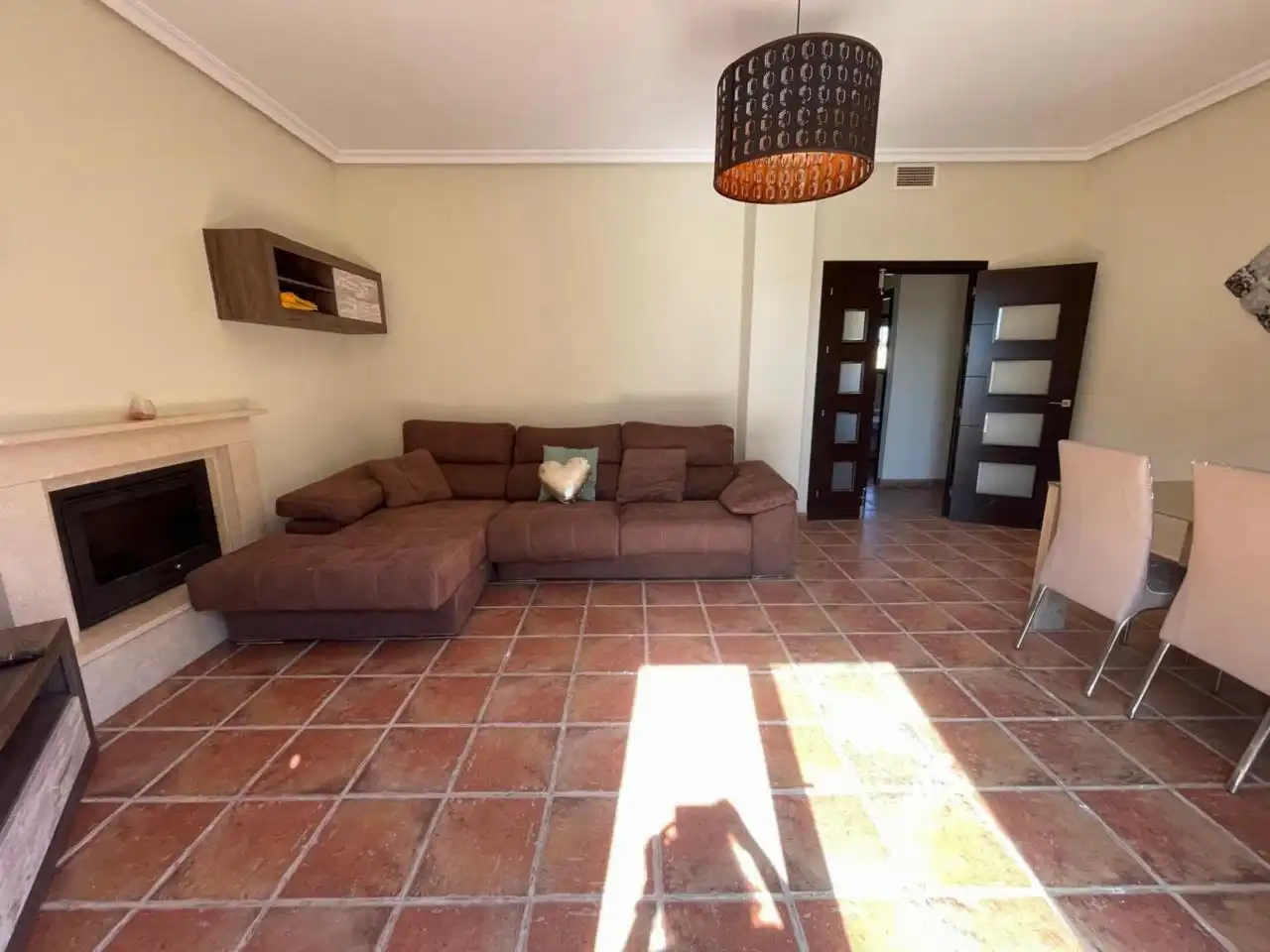 Sala d'estar de Casa o xalet en venda en Chiclana de la Frontera amb Aire condicionat, Calefacció i Jardí privat