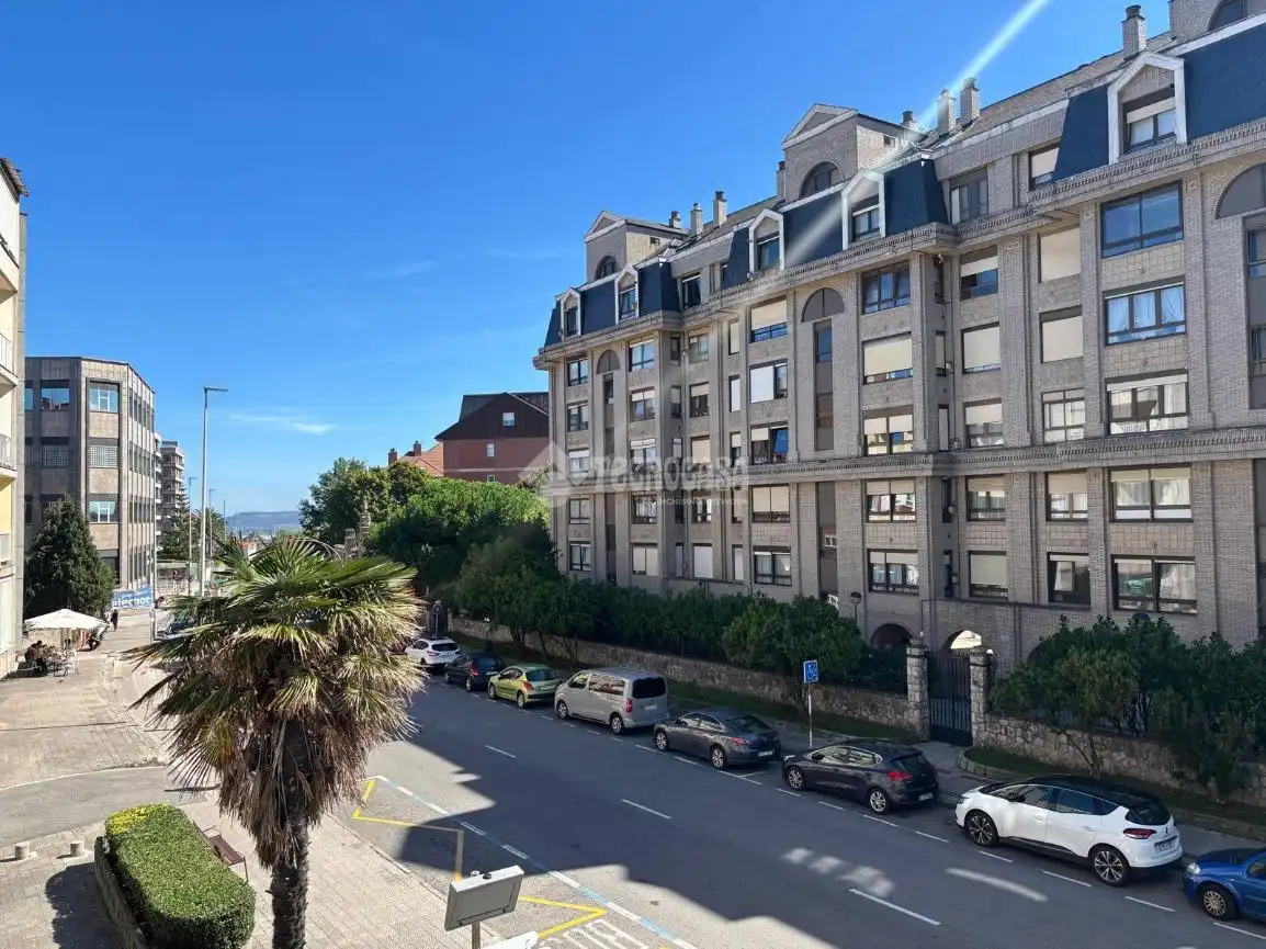 Vista exterior de Pis de lloguer en Santander amb Calefacció i Traster