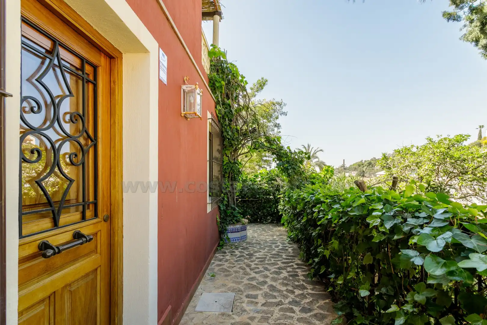 Vista exterior de Casa o xalet en venda en El Campello amb Aire condicionat, Jardí privat i Terrassa