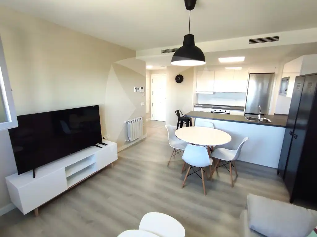 Wohnung zur Miete in Calle Matilde Tagle, Avenida Elvas