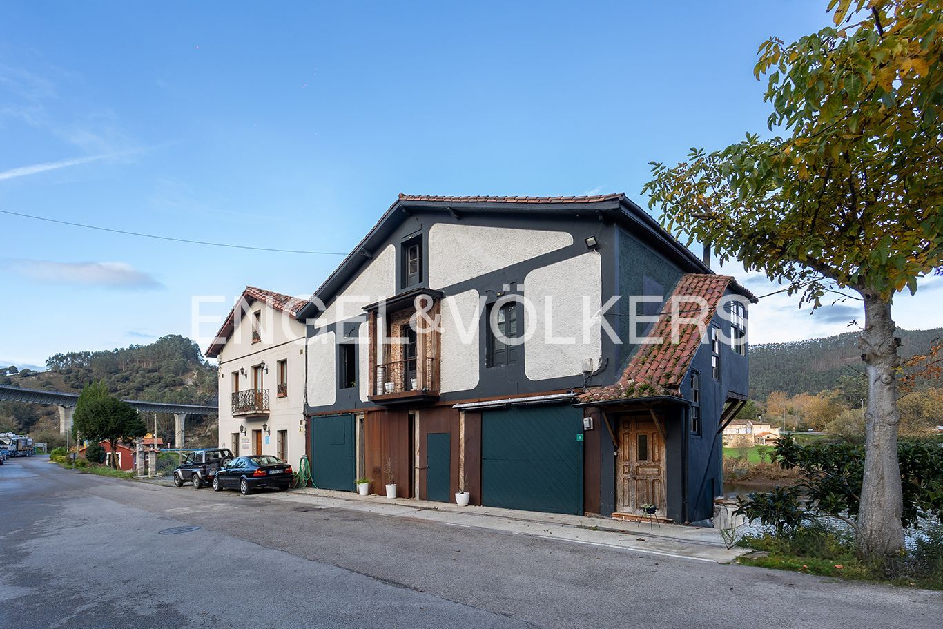 Exterior view of Single-family semi-detached for sale in Val de San Vicente   with Heating and Balcony