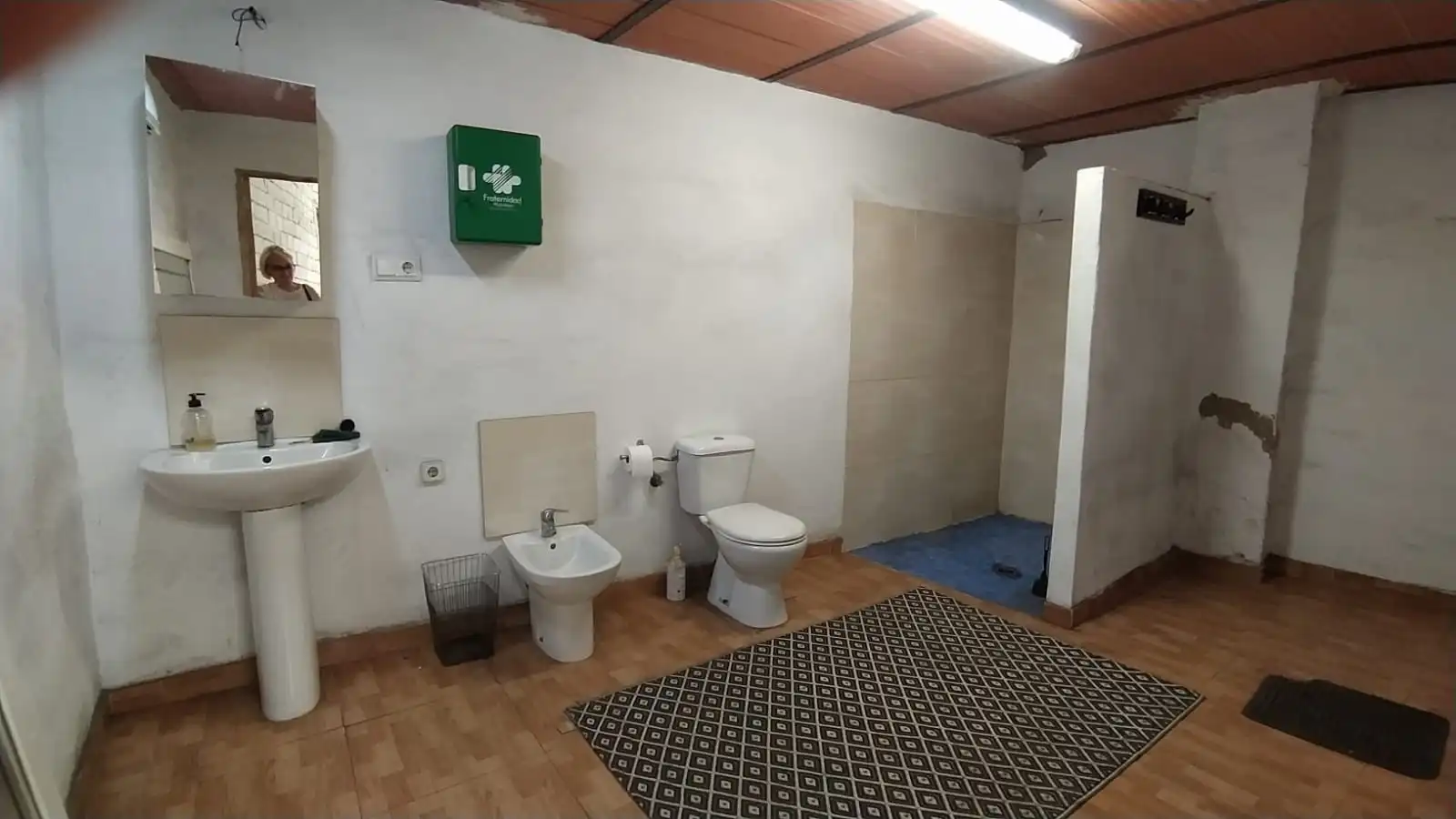 Badezimmer von Fabrikhallen zur Miete in Manises mit Heizung und Alarm