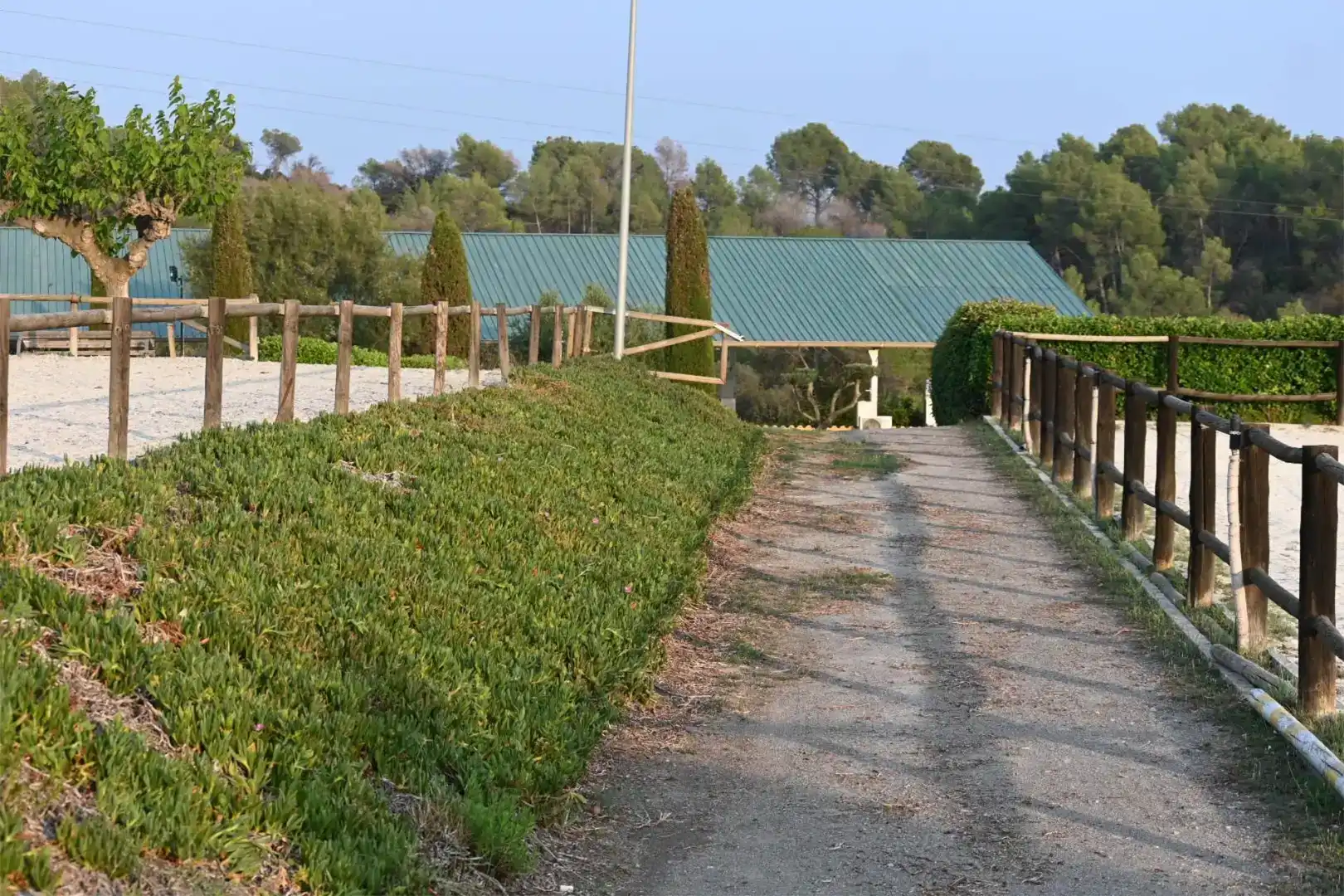 Vista exterior de Finca rústica en venda en Piera amb Aire condicionat i Piscina