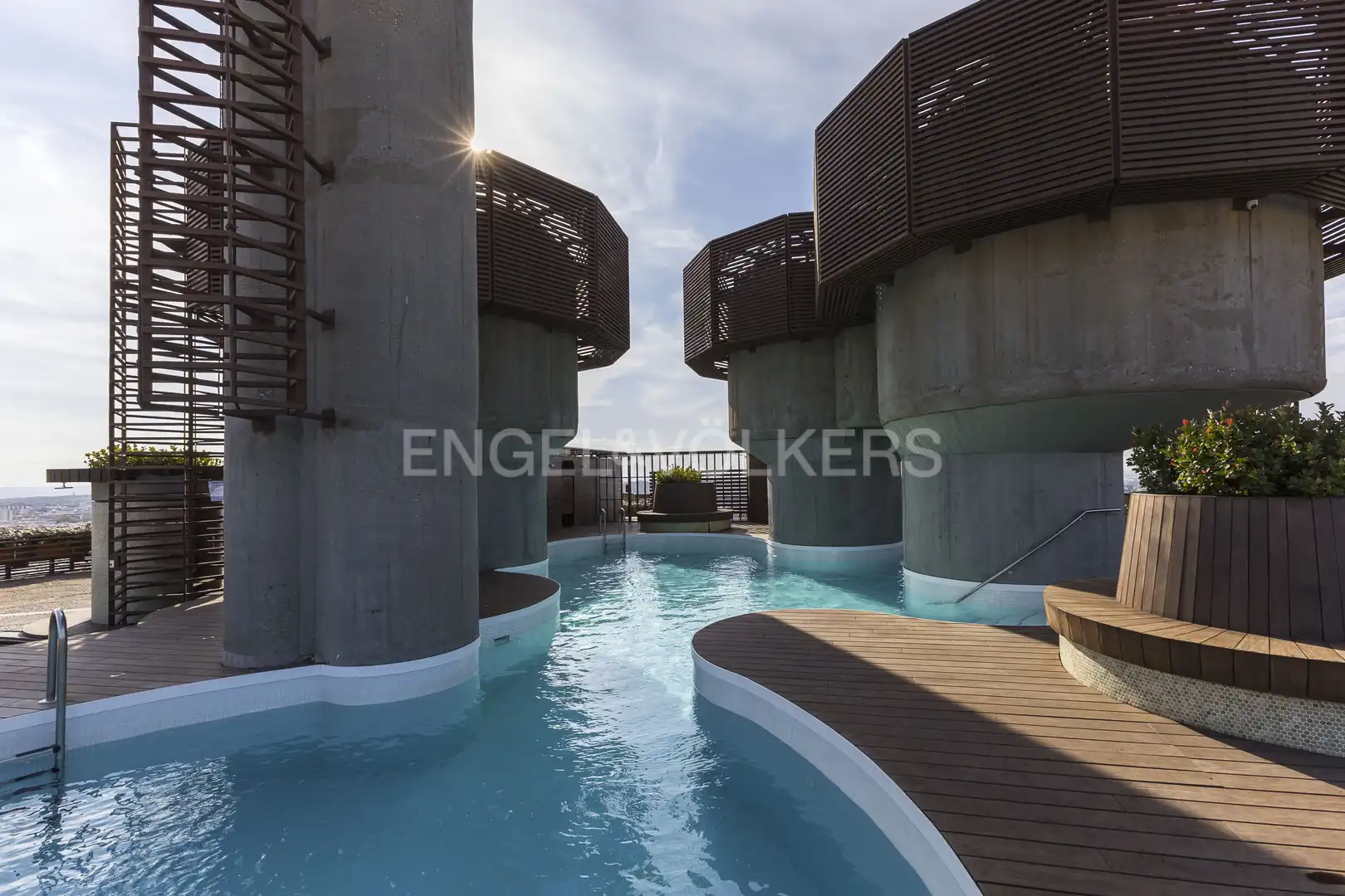 Swimming pool of Flat for rent in Madrid  with Air Conditioner, Heating and Furnished