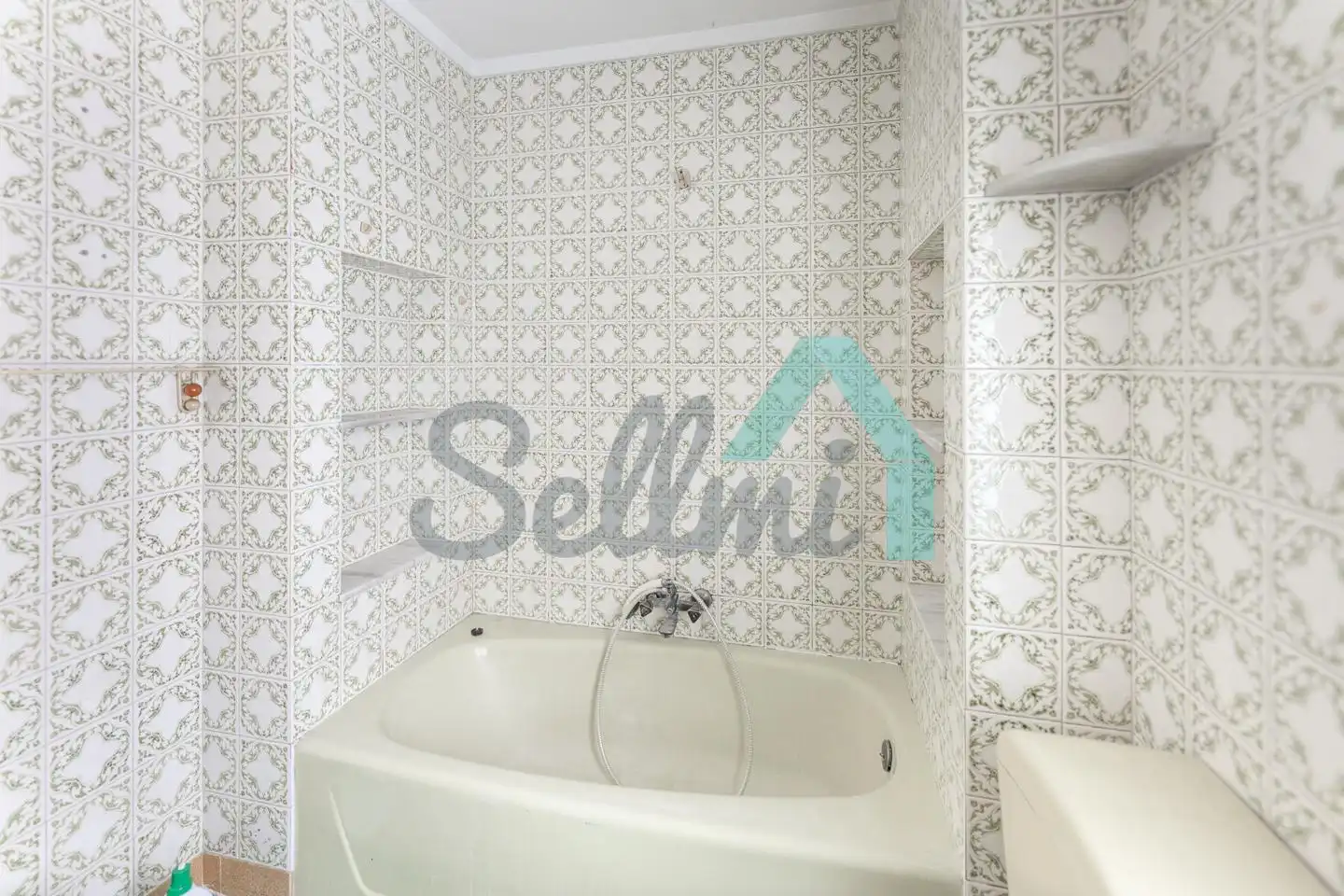Bathroom of Flat for sale in Gijón   with Heating, Parquet flooring and Terrace