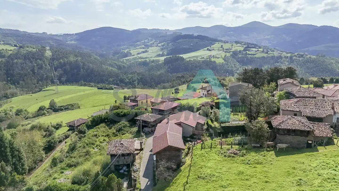 Vista exterior de Casa o xalet en venda en Cudillero amb Jardí privat, Parquet i Terrassa