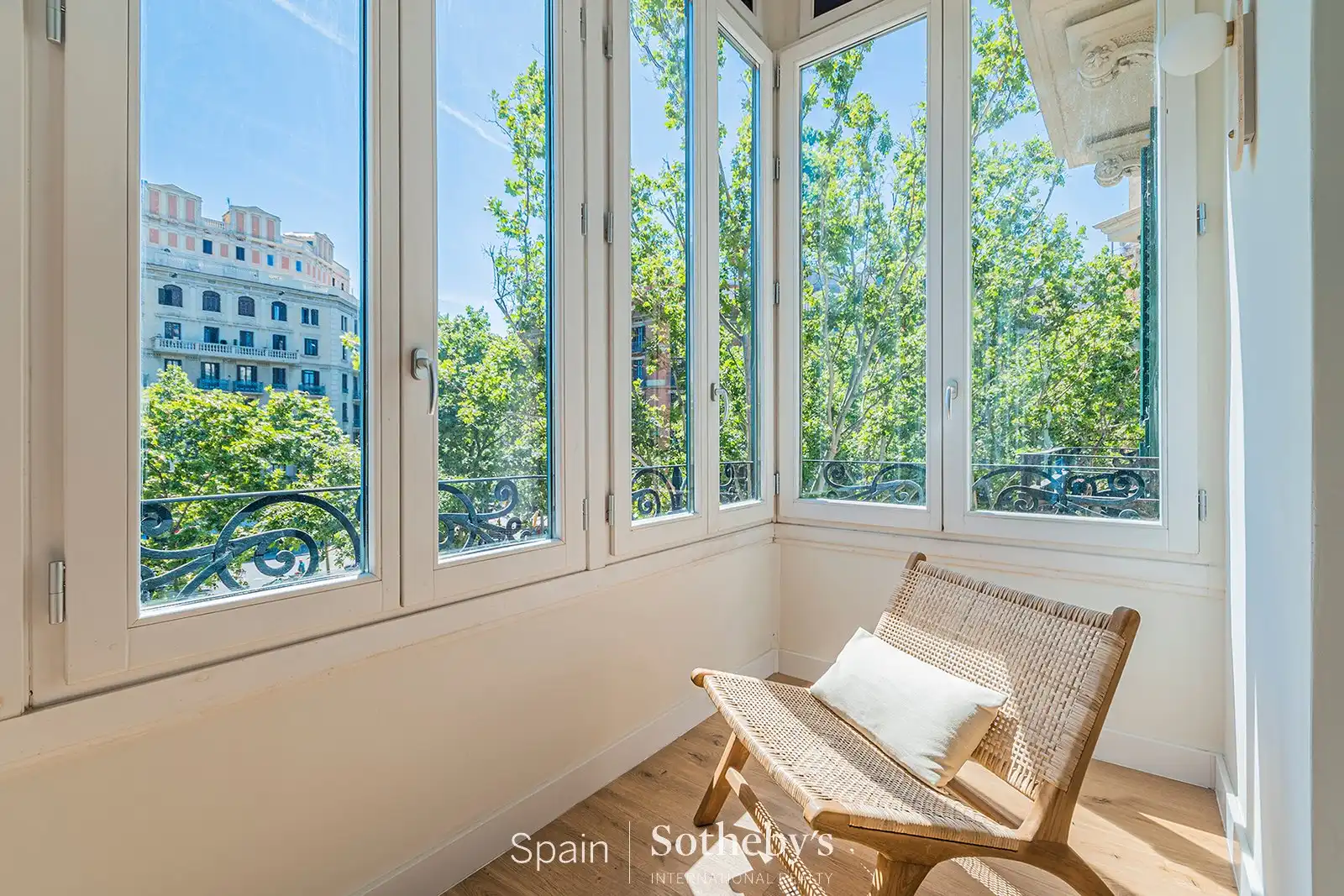 Apartament amb ascensor en venda a Gran Via de les Corts Catalanes, imagen 9