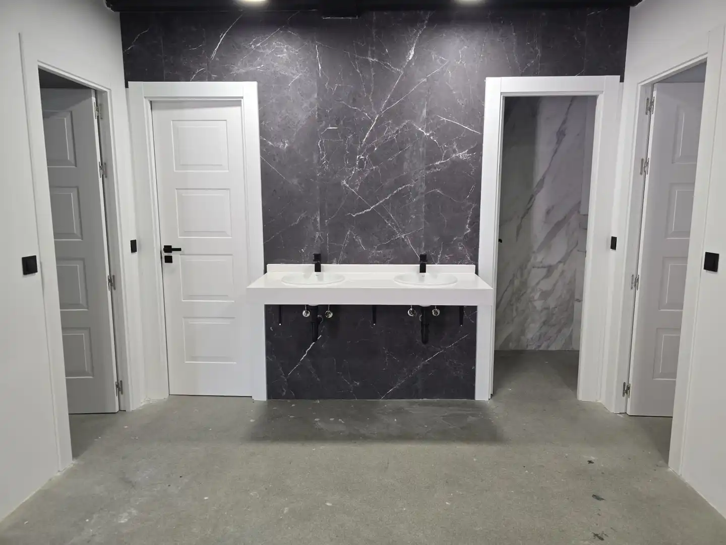 Baño de Nave industrial de alquiler en Boadilla del Monte