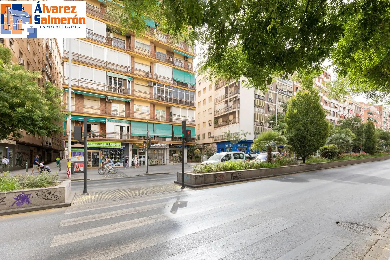 Vista exterior de Pis en venda en Granada
