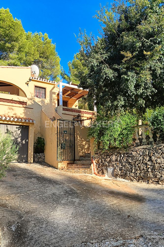 Vista exterior de Casa o xalet en venda en Pedreguer amb Aire condicionat, Calefacció i Jardí privat