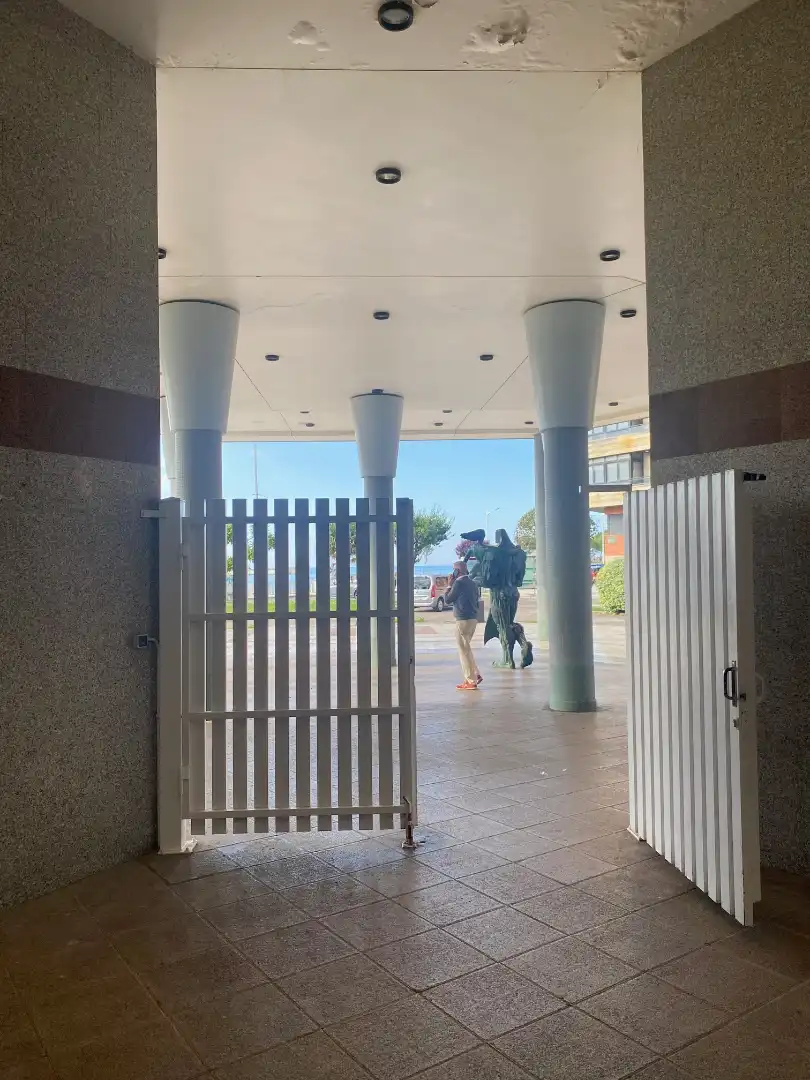 Vista exterior de Piso en venta en Castro-Urdiales con Calefacción, Trastero y Piscina