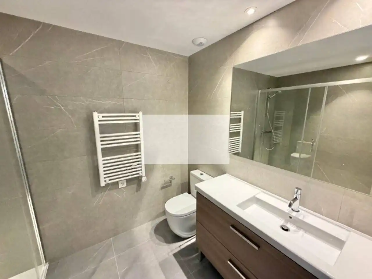 Baño de Piso en venta en Sabadell con Aire acondicionado, Calefacción y Jardín privado