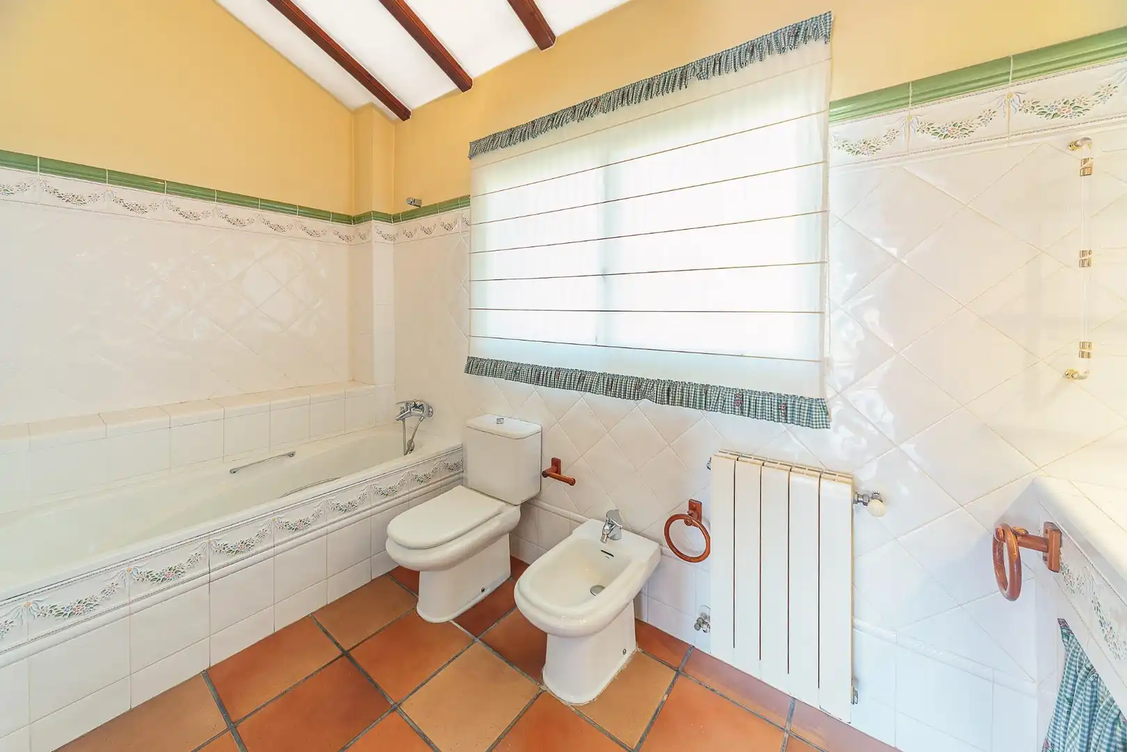 Baño de Casa o chalet en venta en Elda con Calefacción, Jardín privado y Terraza