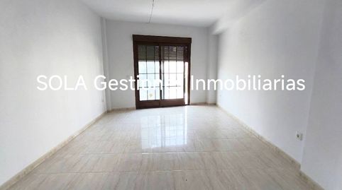 Foto 2 de Piso en venta en Torreperogil, Jaén